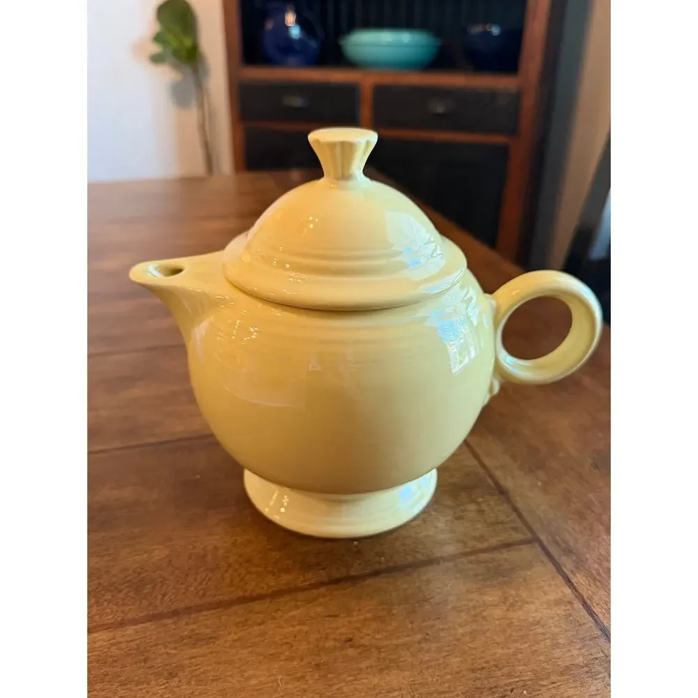 fiesta sunflower covered teapot with lid yellow homer laughlin retired